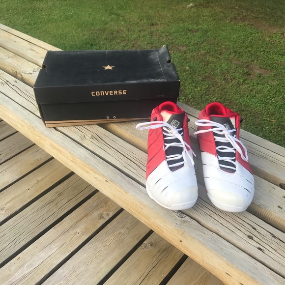 Men’s size 11 Converse Wade Mid 1V036.